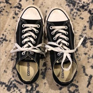 Black converse!